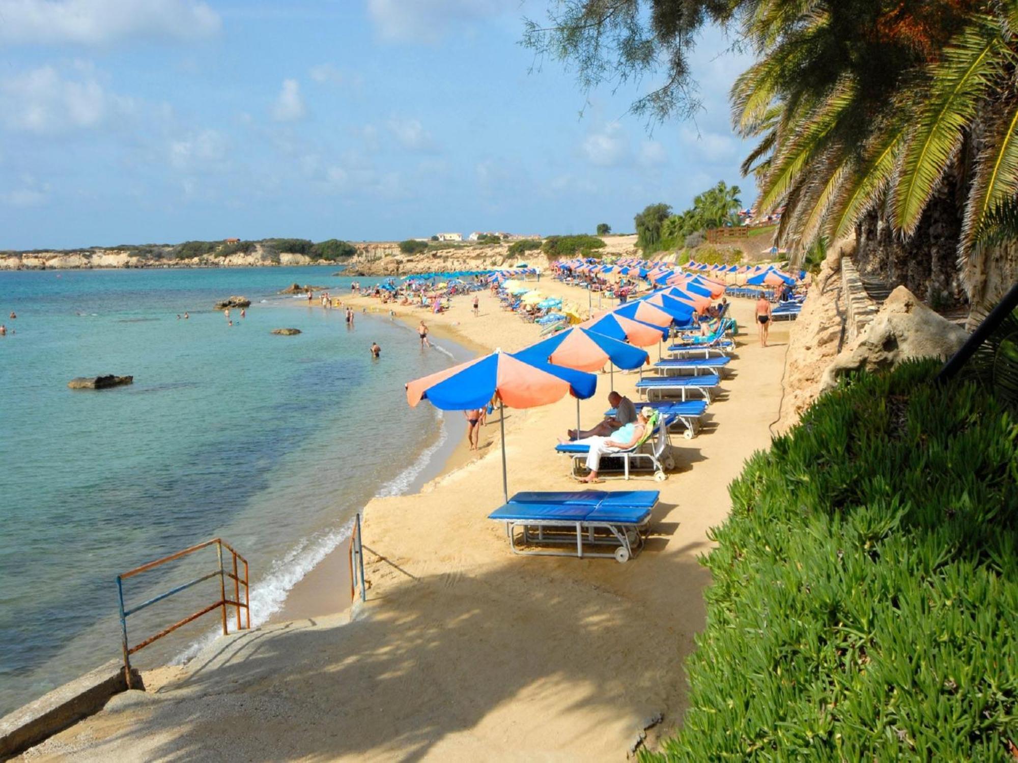 Villa Coralia Gardens 1Km From Coral Bay Beach 외부 사진