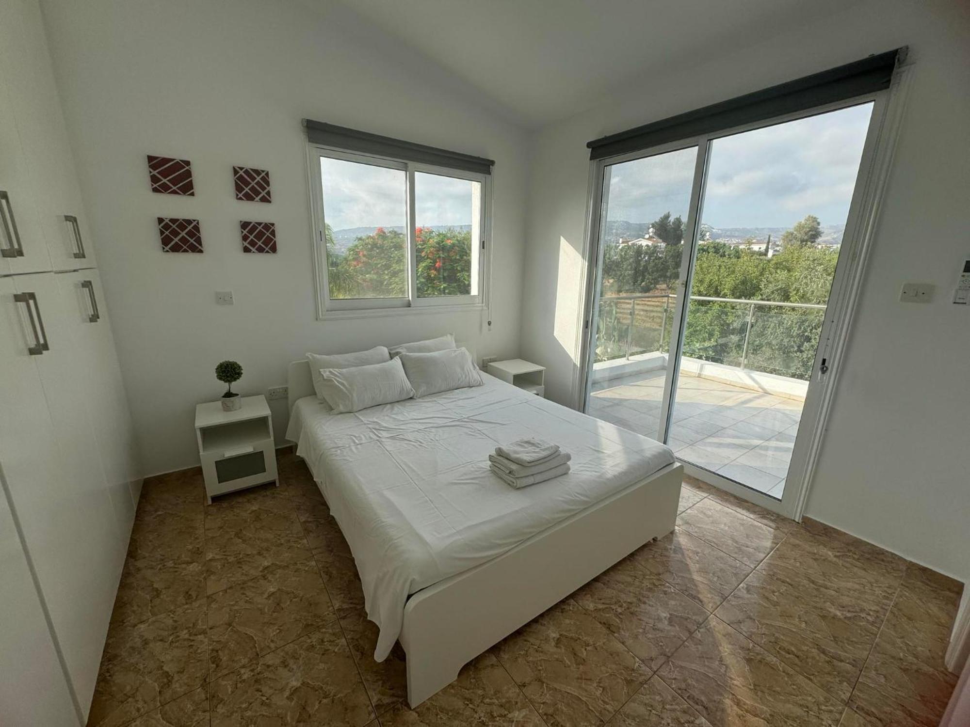 Villa Coralia Gardens 1Km From Coral Bay Beach 외부 사진