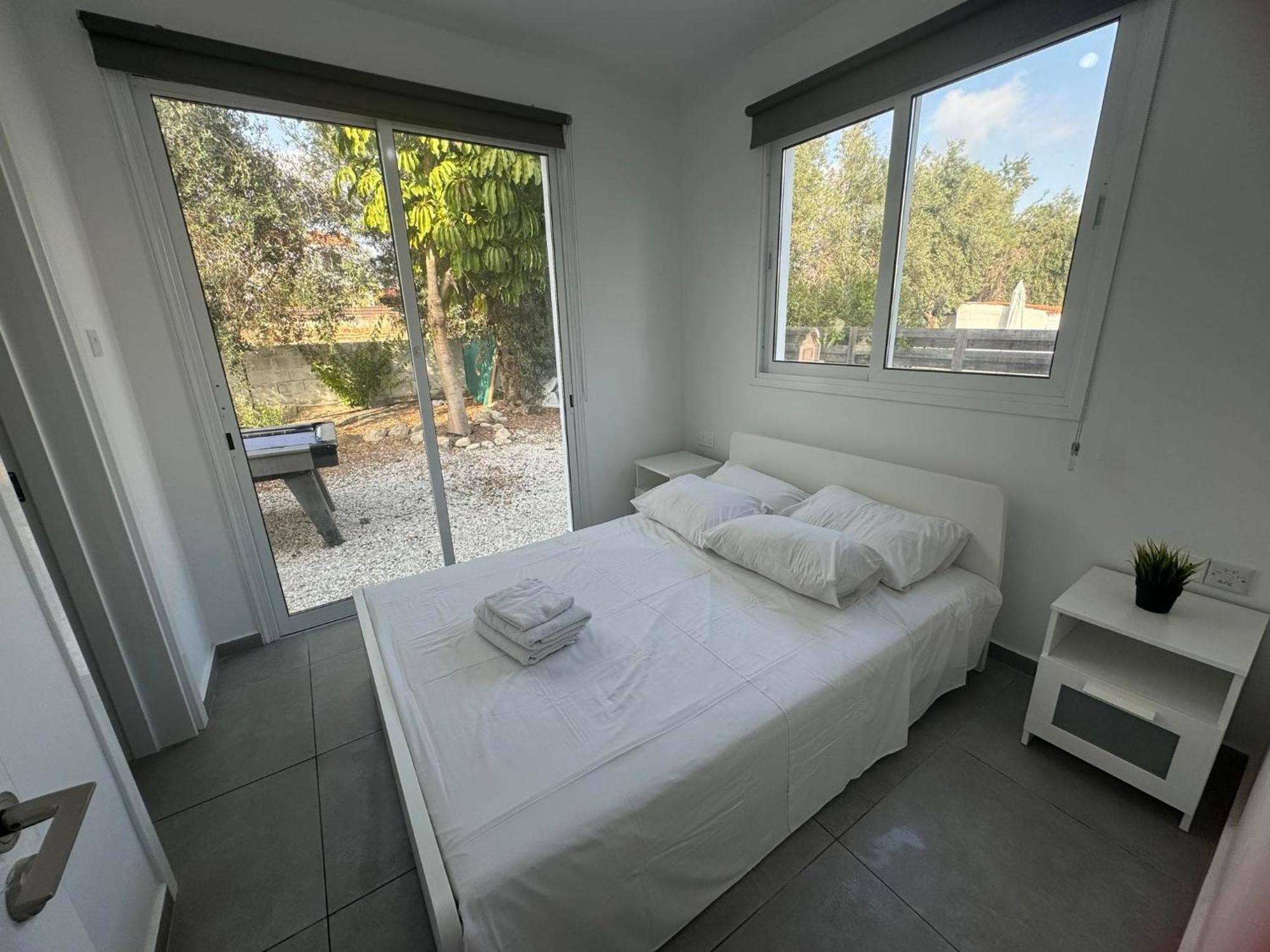 Villa Coralia Gardens 1Km From Coral Bay Beach 외부 사진