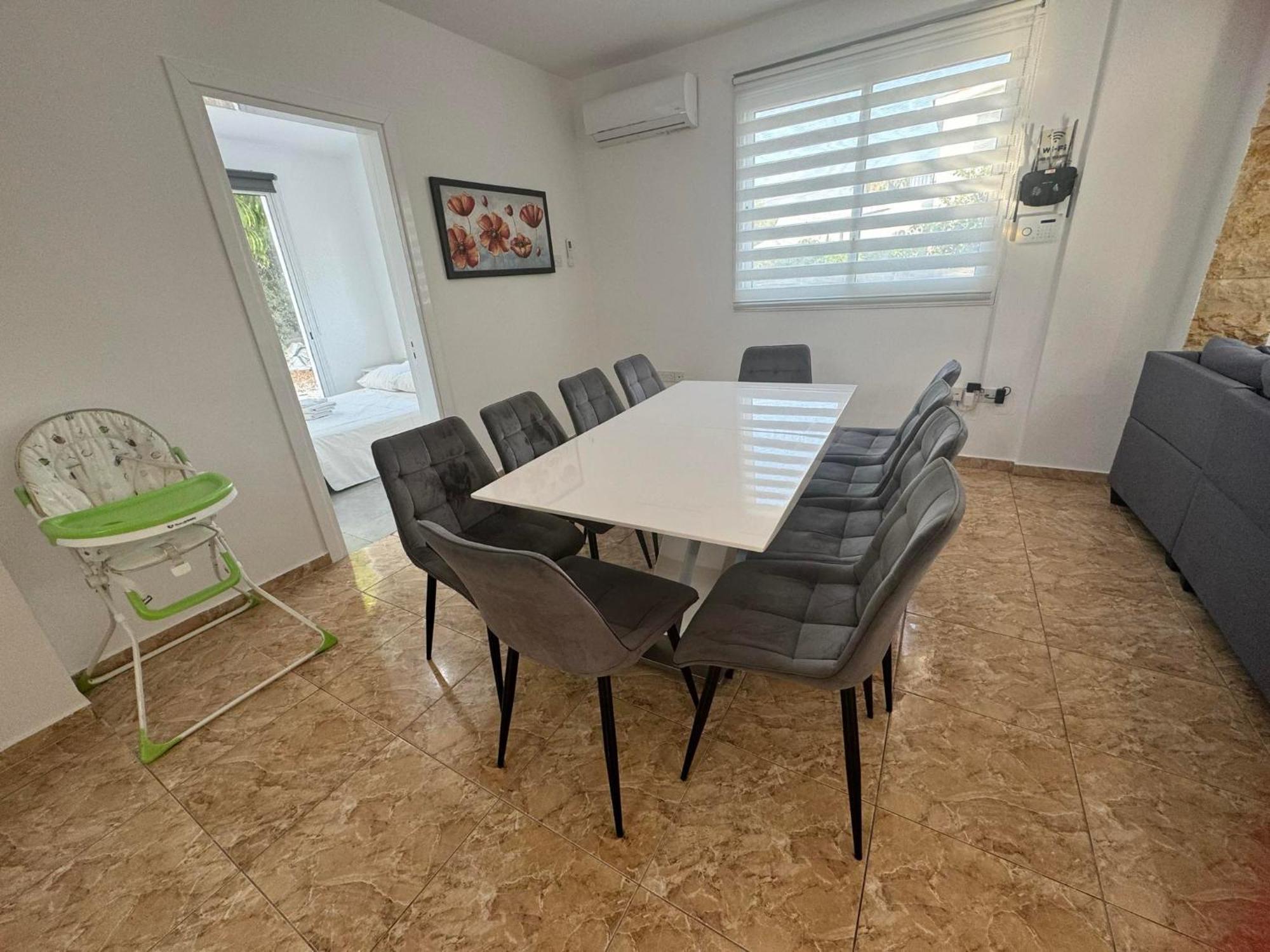 Villa Coralia Gardens 1Km From Coral Bay Beach 외부 사진