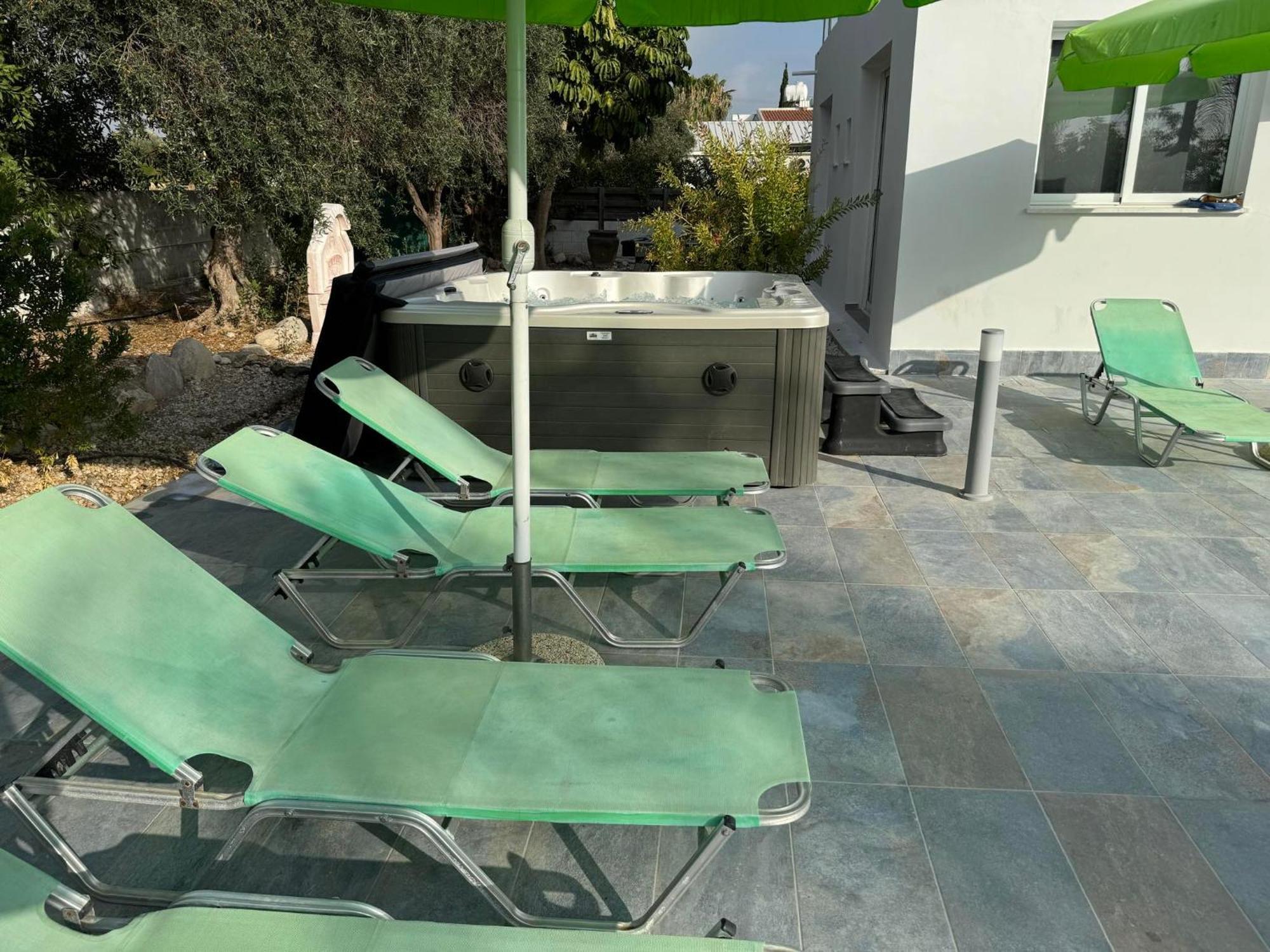 Villa Coralia Gardens 1Km From Coral Bay Beach 외부 사진